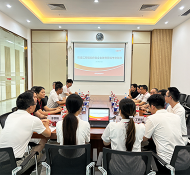 江高鎮(zhèn)政府及企業(yè)領導來司交流