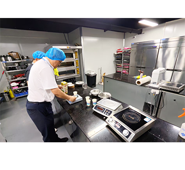公司赴河南立高食品公司進行技術(shù)交流